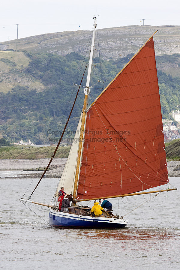 Vinatage sail.